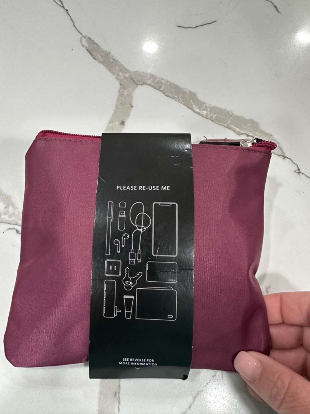 TUMI for Delta Premium Select Amenity Kit Maroon Zipper Pouch New With Band - Picture 10 of 10